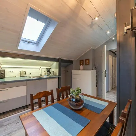 Elena Séjour chez l'habitant *