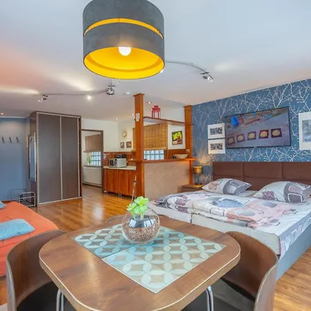 Elena 斯克拉斯卡波伦巴