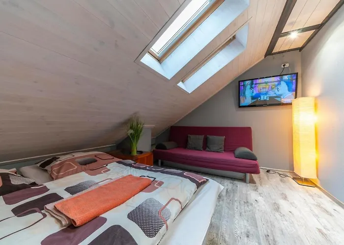 Elena * 스클라르스카포렘바