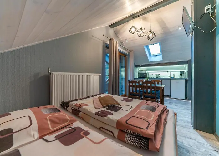 Elena * 스클라르스카포렘바