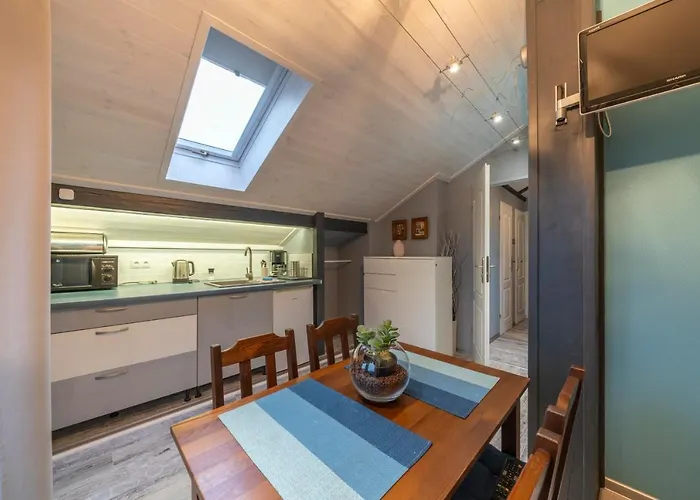 Elena Séjour chez l'habitant *